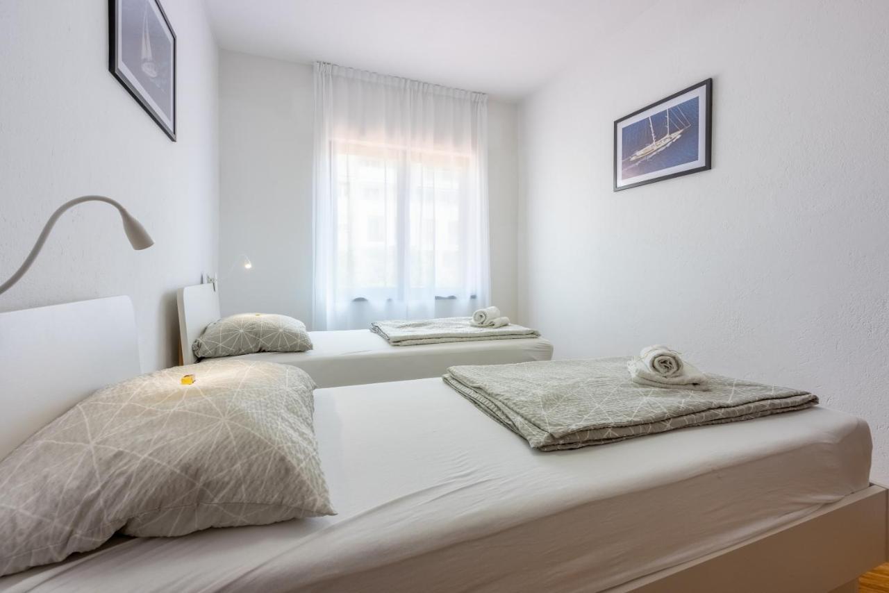 Apartment Arya Crikvenica Bagian luar foto