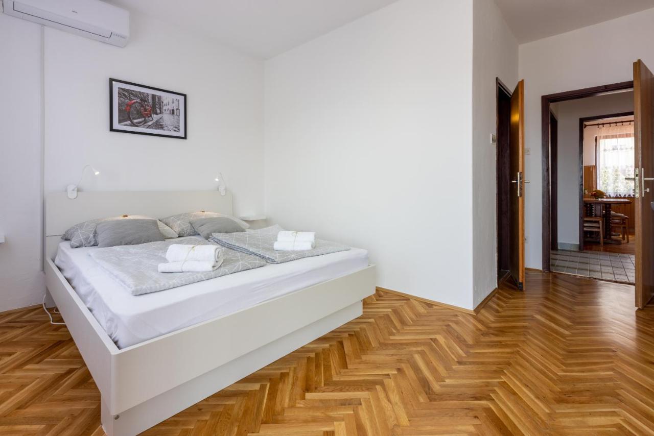 Apartment Arya Crikvenica Bagian luar foto